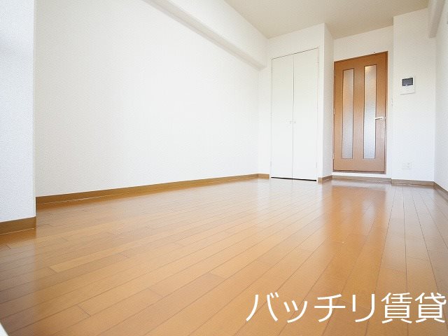 居室・リビング　画像は別号室イメージの為、現況を優先いたします。