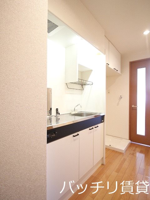 キッチン　画像は別号室イメージの為、現況を優先いたします。