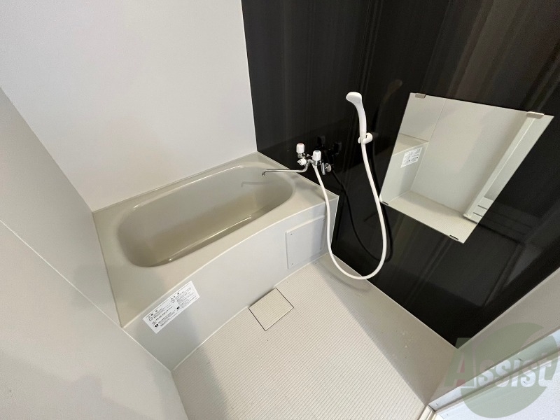 バス・シャワールーム　お風呂になります。一日の疲れを癒してくださいね。