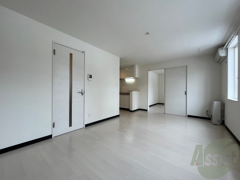 居室・リビング　広くてきれいなリビングです！快適に過ごせそうですね。