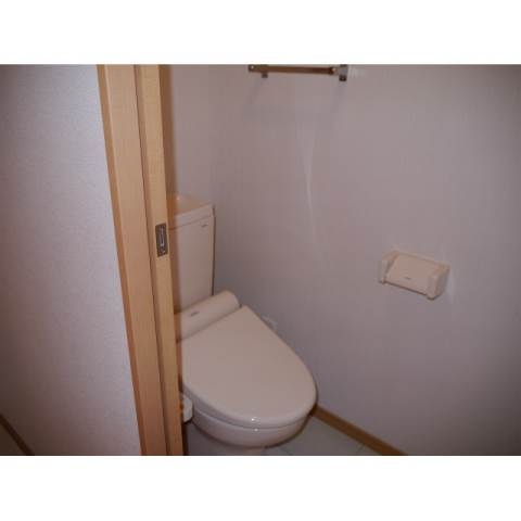 トイレ　温水洗浄便座