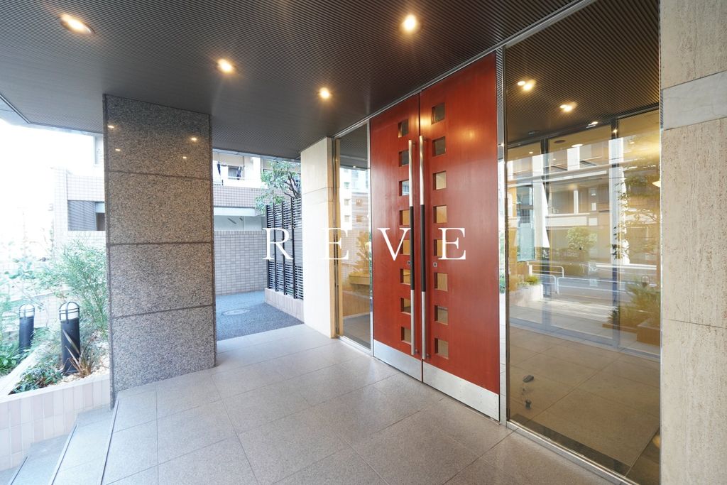 建物外観　エントランス