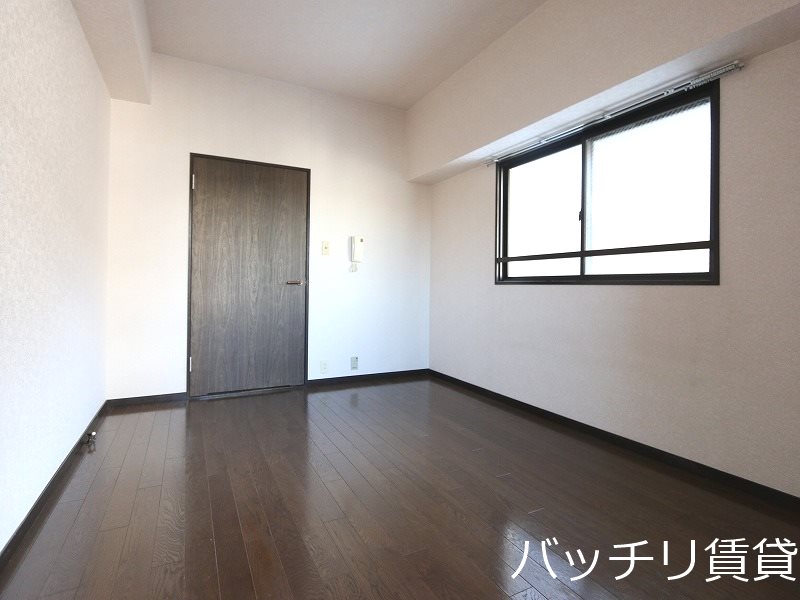 居室・リビング　写真は別号室イメージの為、現状を優先致します