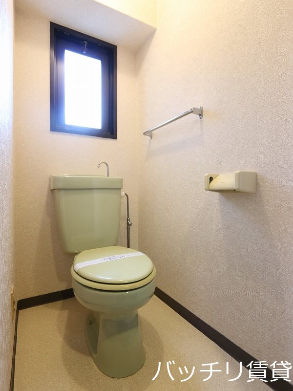 トイレ　写真は別号室イメージの為、現状を優先致します