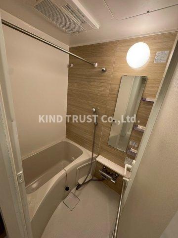 バス・シャワールーム　落ち着いた空間のお風呂です