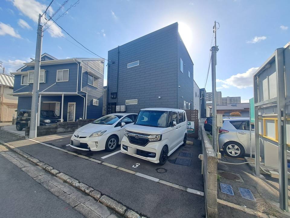 駐車場　駐車場
