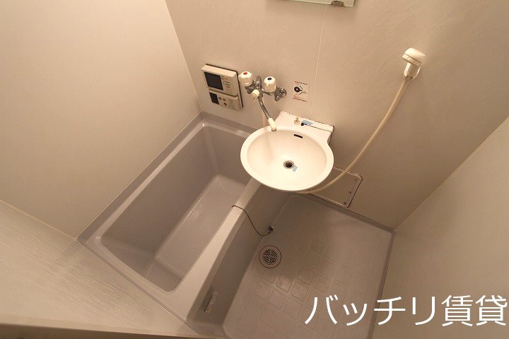 洗面設備　画像は別号室タイプの為、現状を優先致します。