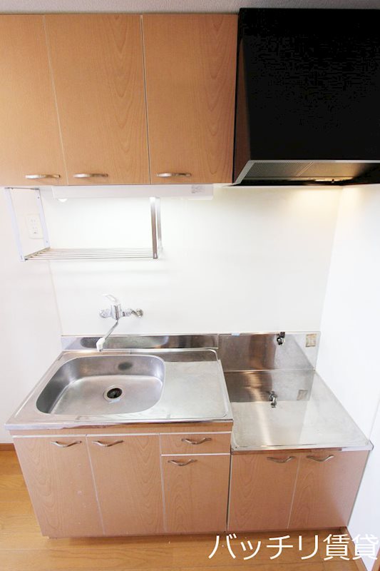 キッチン　画像は別号室タイプの為、現状を優先致します。