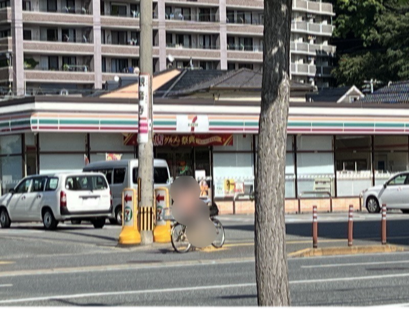 コンビニ　セブンイレブン福岡愛宕2丁目店（コンビニ）まで379m