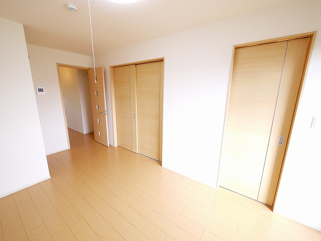 居室・リビング　こちらのリビングで趣味の時間をお楽しみください