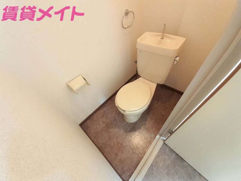 トイレ　同型参考写真