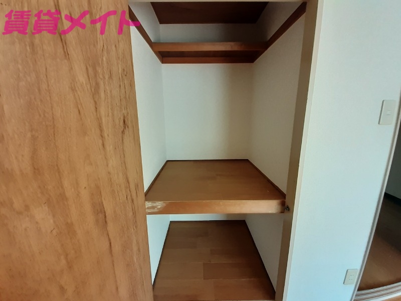 収納　同型参考写真