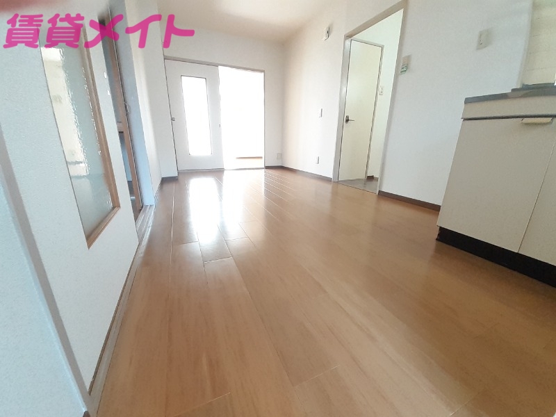 居室・リビング　同型参考写真