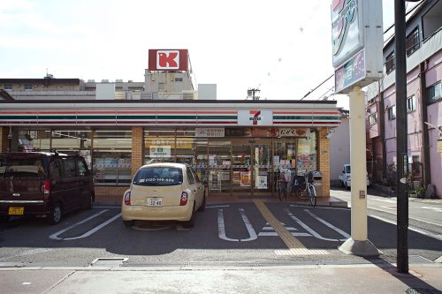 コンビニ　セブンイレブン 大阪住之江3丁目店（コンビニ）まで633m