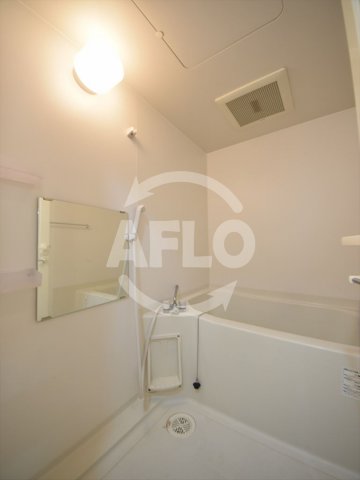 バス・シャワールーム　インプルーブ四天王寺　浴室