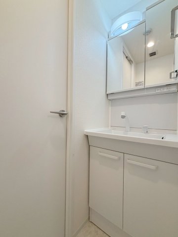 洗面設備　広い洗面スペース