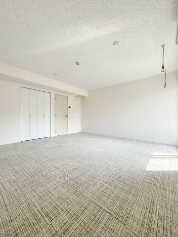 その他　遮音性能マイナス60デシベルの防音室となります