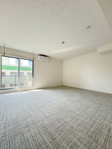 居室・リビング　14.35帖の防音室です