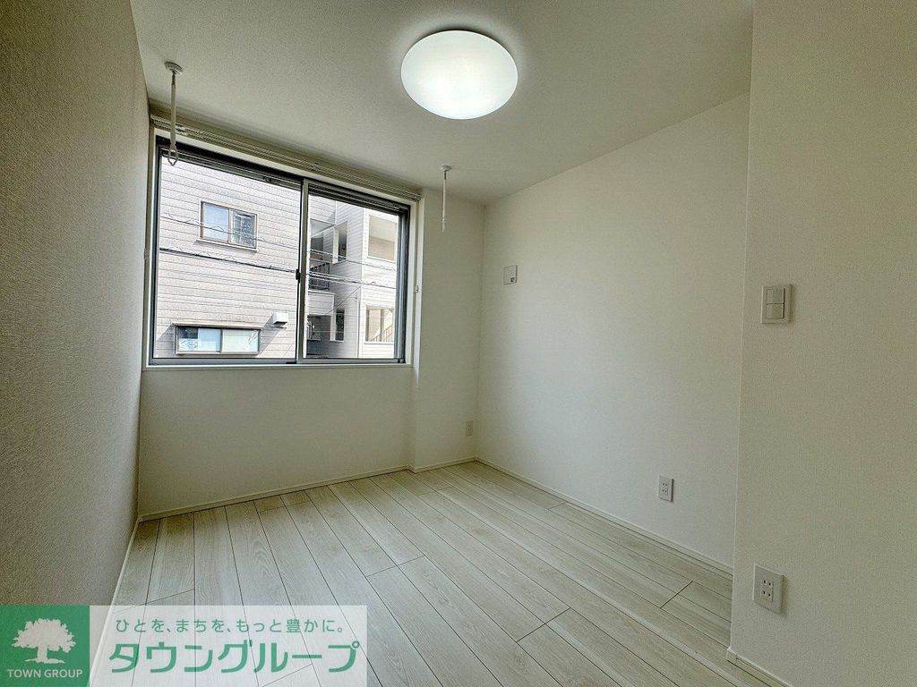 居室・リビング　同建物別部屋