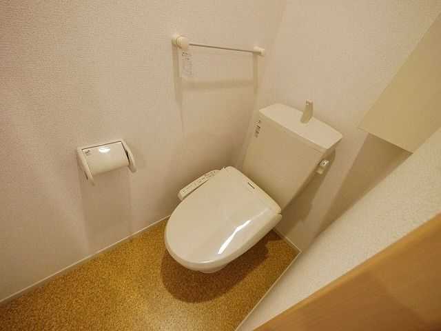 トイレ　同社施工の同タイプの写真です♪