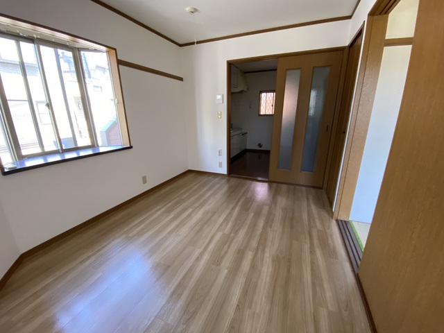 居室・リビング　２面採光で明るいお部屋です