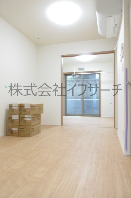 居室・リビング　令和8年3月8日16時当社撮影