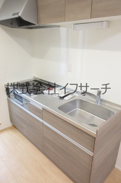 キッチン　令和8年3月8日16時当社撮影