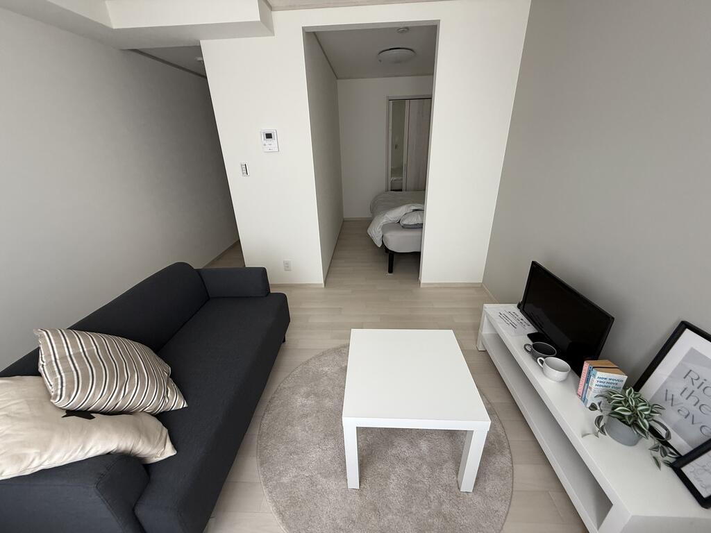 その他　家具はつきません。