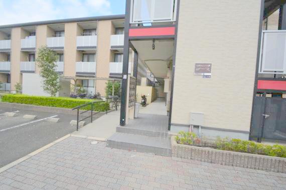 エントランス　素敵なエントランスがあなたを毎日出迎えてくれます。