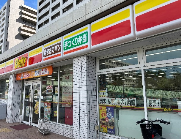 コンビニ　デイリーヤマザキ 森之宮2丁目店（コンビニ）まで579m