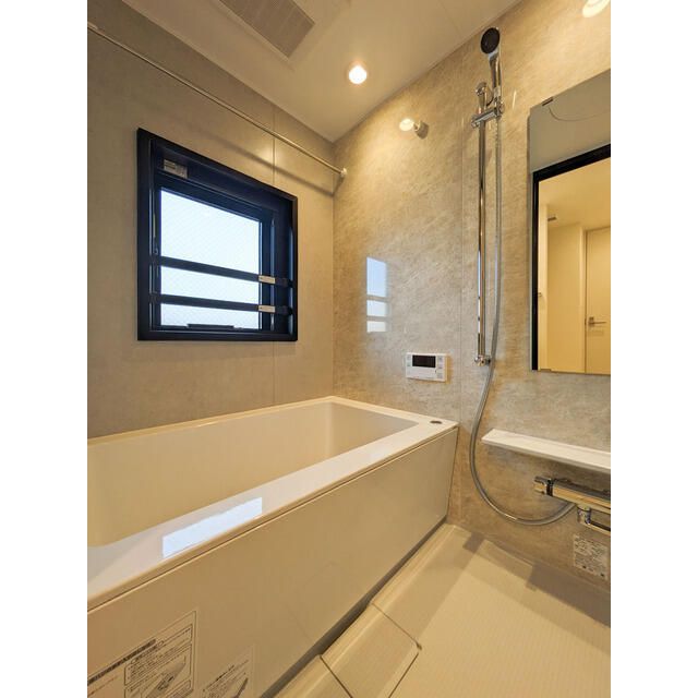 バス・シャワールーム　日々の疲れを癒すお風呂付です