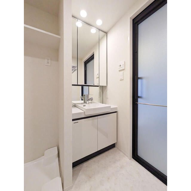 洗面設備　広い洗面スペース