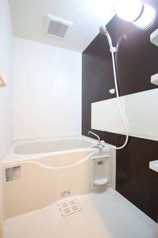 バス・シャワールーム　ゆったり過ごせるお風呂です