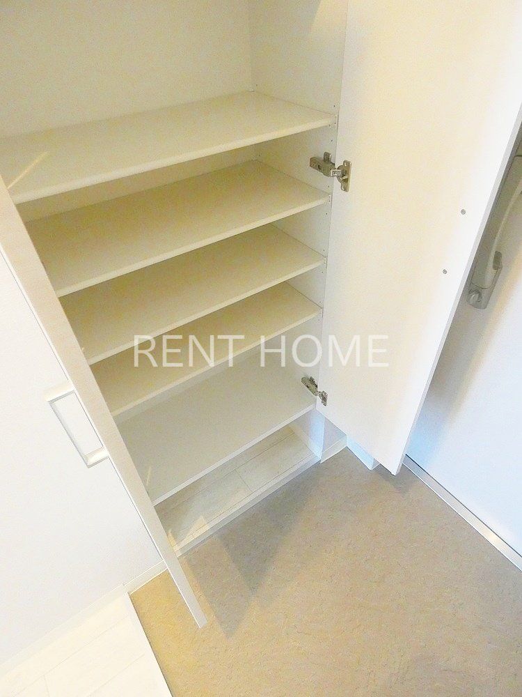 玄関　シューズボックス付き