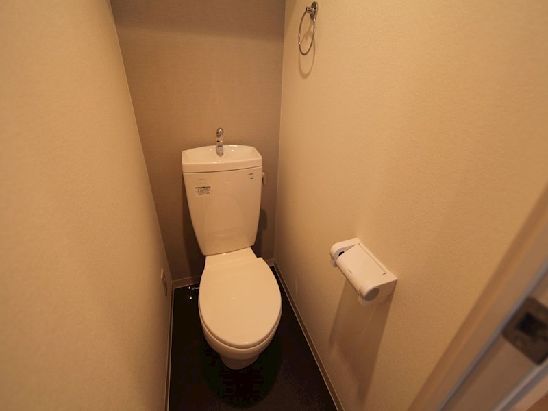 トイレ　トイレ　温水洗浄暖房便座取り付け可