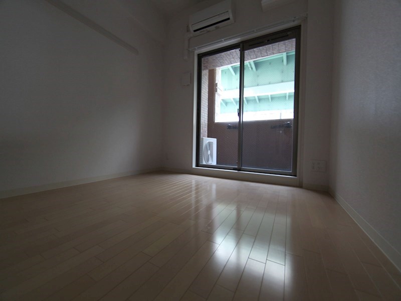 その他　洋室6.3帖　エアコン完備　バルコニー