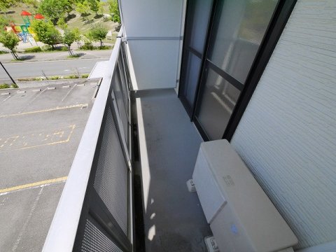 バルコニー　お洗濯にも便利なバルコニー付き