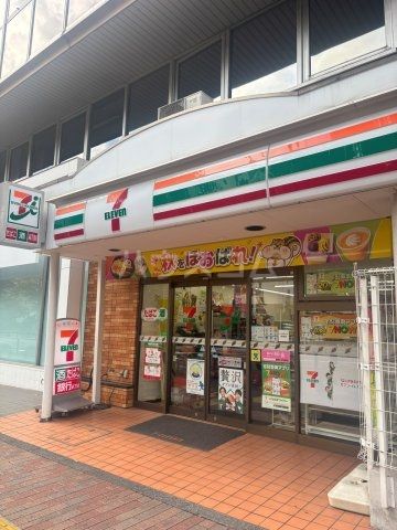 コンビニ　セブンイレブン港区芝浦1丁目店（コンビニ）まで579m