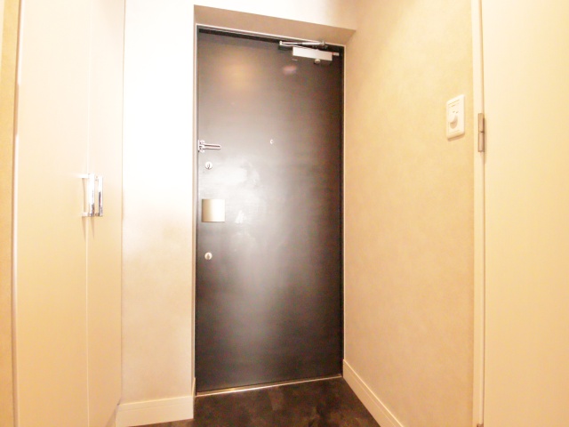 玄関　※別室の参考写真の為、現況優先です。