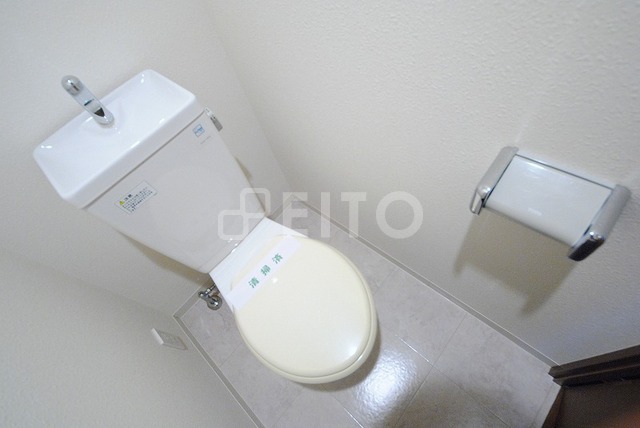 トイレ　写真は３０２号室