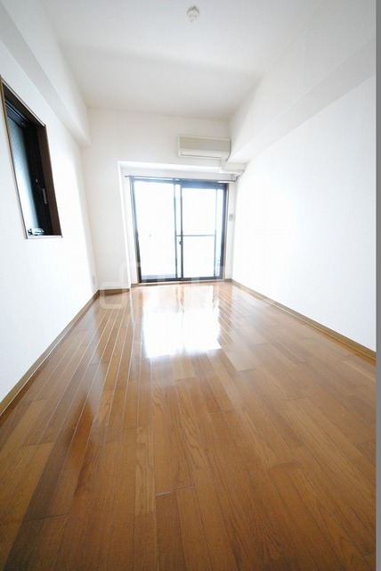 居室・リビング　写真は３０２号室