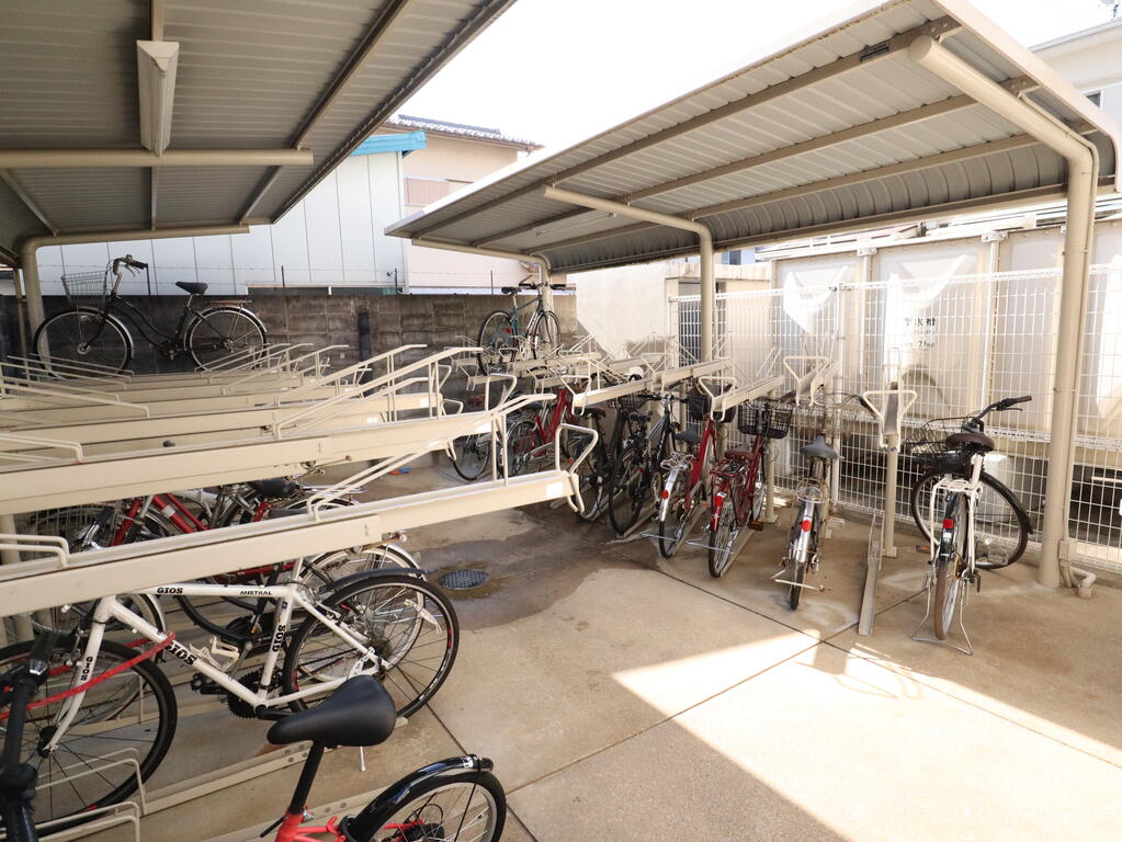 駐車場　駐輪場