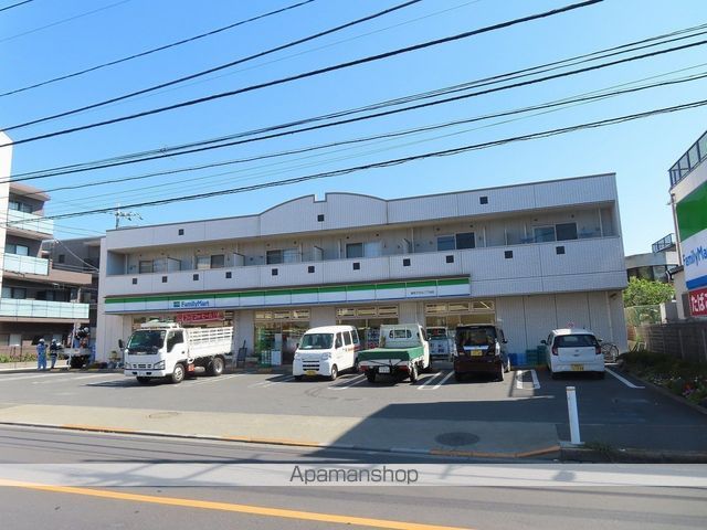 コンビニ　ファミリーマート（コンビニ）まで1658m