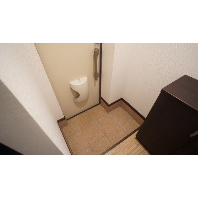 玄関　玄関（同仕様タイプ）