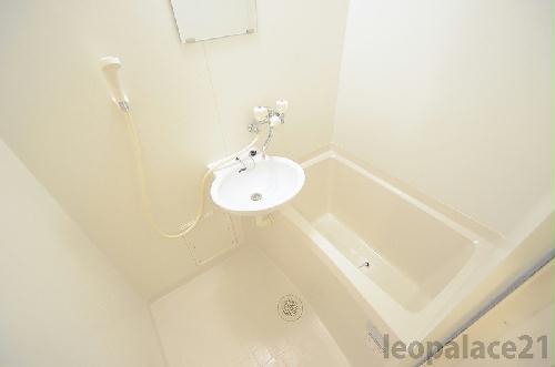 洗面設備　備品や設備仕様は号室等により異なります。現地をご確認下さい。