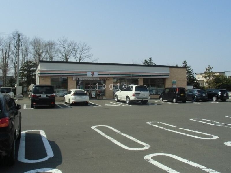 コンビニ　セブンイレブン江別弥生町店（コンビニ）まで386m