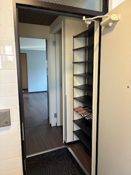 玄関　※掲載写真は同マンション別部屋参考写真となります。現状と相違