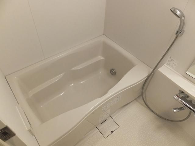 バス・シャワールーム　追い焚き機能付バス