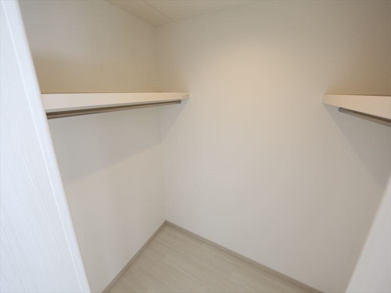 収納　ウォークインクローゼット（収納充実してます）