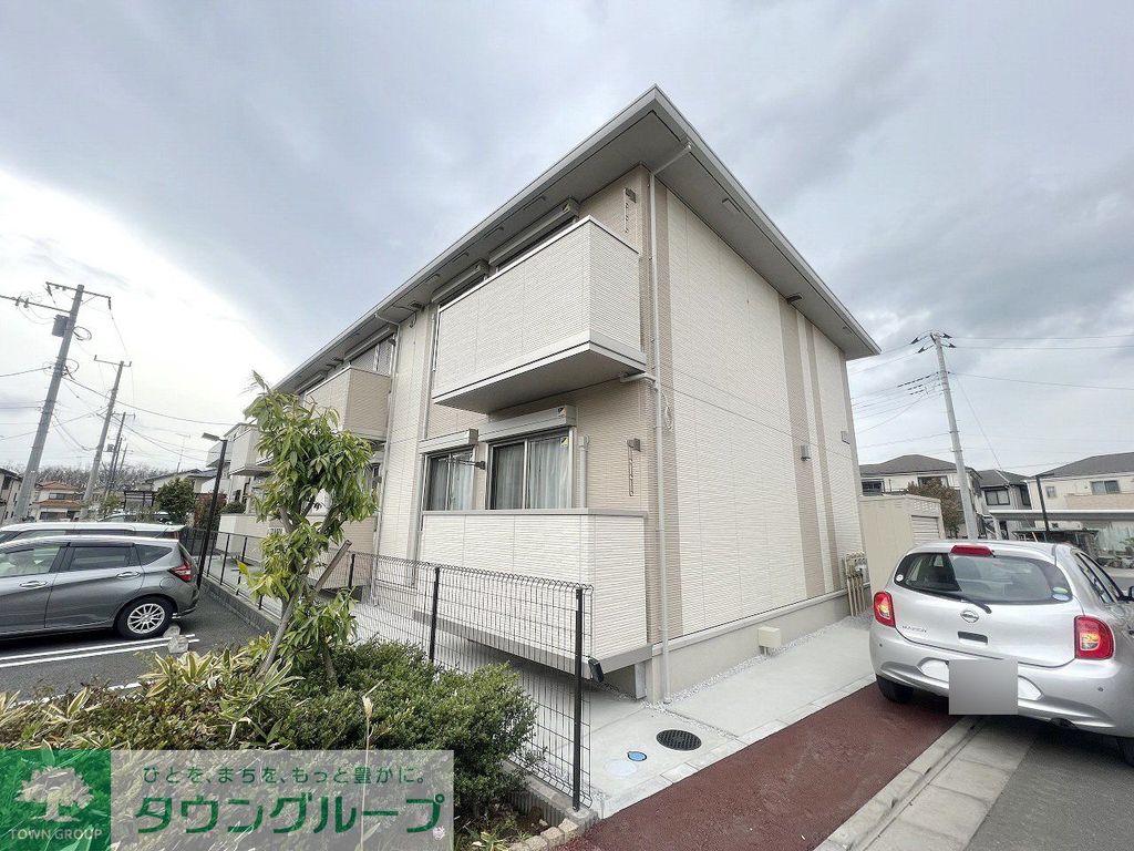 建物外観　駐車場